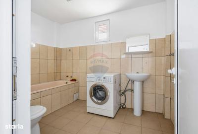 Spațiu comercial, de 6,076 mp, în Central - 15