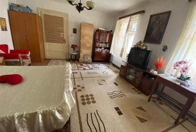 Duplex cu 2 camere cu Canalizare în Central - 2