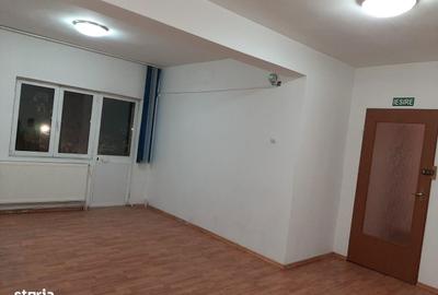Spațiu comercial, de 24 mp, în 9 Mai - 3