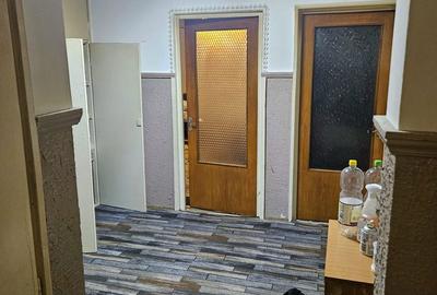 Apartament cu 4 camere semidecomandat în Tei - 10