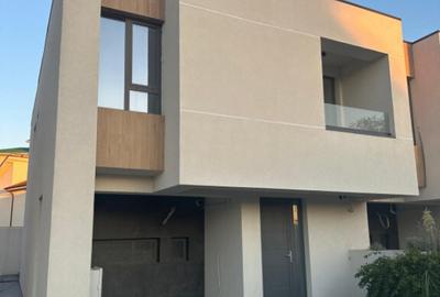 Vila deosebita de vanzare - zona Mamaia Nord pe malul laculu - 4