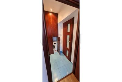 Apartament cu 2 camere semidecomandat, mobilat în 13 Septembrie - 7