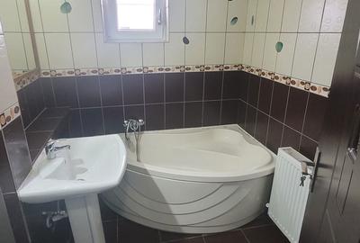 Apartament cu 3 camere decomandat în Exercițiu - 6