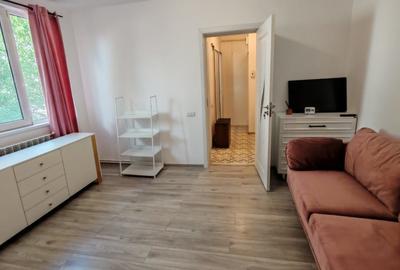 Apartament cu 2 camere semidecomandat, mobilat în Micro 19 - 2