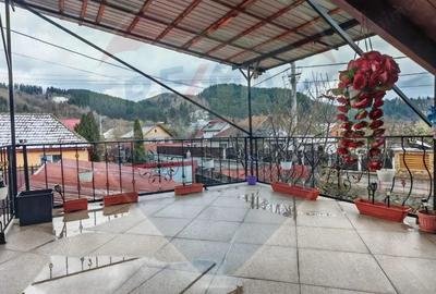 Casa / Vila oportunitate cu 5 camere priveliste frumoasa - 2