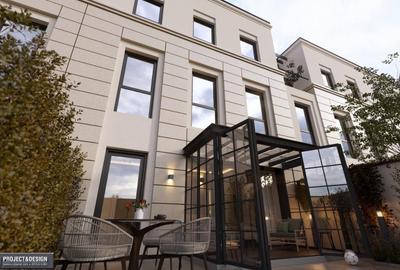 Casă cu 5 camere cu Canalizare în Nord