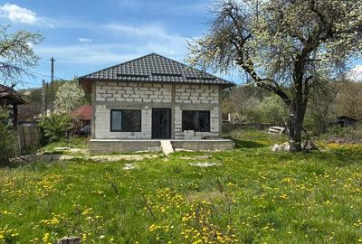 Casă cu 3 camere cu Teren 1000 Mp în Tătărani - 1