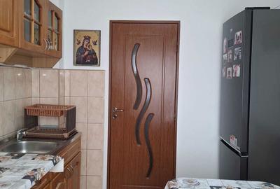 Apartament cu 3 camere decomandat în Alexandru cel Bun - 2