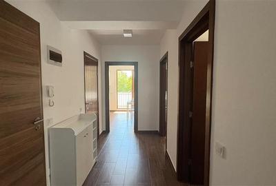 Apartament cu 2 camere decomandat în Tractorul - 7