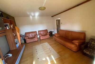 Apartament cu 3 camere decomandat în Torontalului - 3