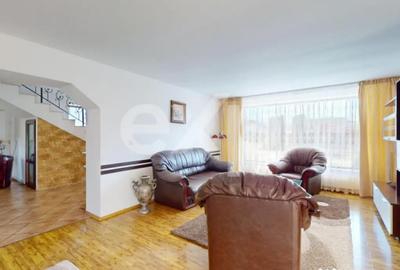 Casă cu 5 camere cu Teren 900 Mp în Central - 3