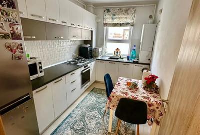 Apartament cu 2 camere decomandat, mobilat în Tractorul - 5
