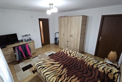 Casă cu 5 camere cu Canalizare în Ologeni - 13