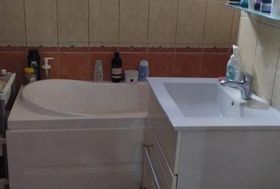 Apartament cu 3 camere decomandat în Răcăciuni - 16