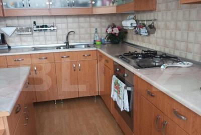 Doua Case + 2 Spa?ii Comerciale, 440 mp Utili pe Str. - 6