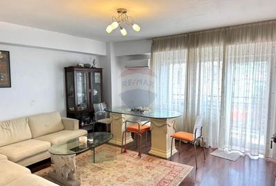 Apartament cu 4 camere de vanzare,Strada Crangului Nr. 11, zona Balta