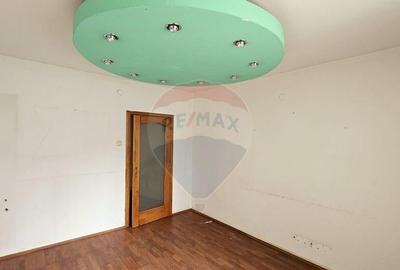 Spa?iu comercial - 1