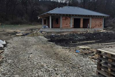 Casă cu 3 camere cu Teren 500 Mp în Central - 3