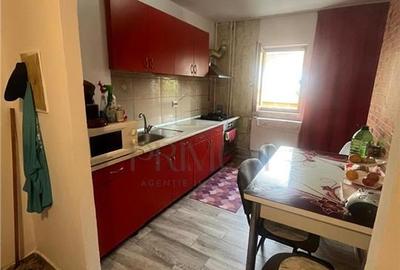 Apartament cu 3 camere semidecomandat în UMT - 9