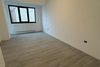 Apartament cu 3 camere decomandat în Energia - 17