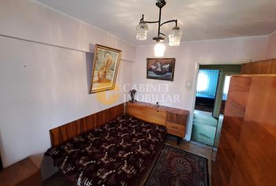 Apartament cu 4 camere semidecomandat, mobilat în Bd. Independenței - 5