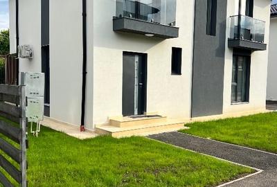 Casă individuală cu 5 camere cu Canalizare în Central - 2