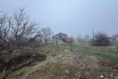 Casa Radulesti, an 1996 ,la rosu, 2.000 mp teren , 310 mp casa - 6