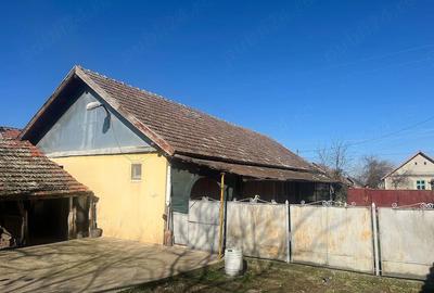 Casă cu 2 camere cu Teren 2000 Mp în Ghilad - 1
