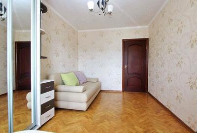 Apartament cu 3 camere în Drumul Taberei - 1