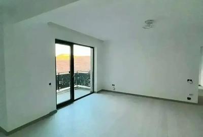 Apartament cu 3 camere semidecomandat în Semicentral - 1