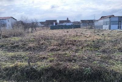 Teren Construcții intravilan de 696 mp, în Cristian - 1