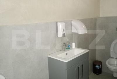 Spațiu comercial, de 260 mp, în Central - 8