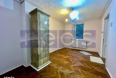Casă cu 2 camere semidecomandat cu Canalizare în Romană - 1