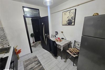 Apartament cu 3 camere semidecomandat în Central - 11