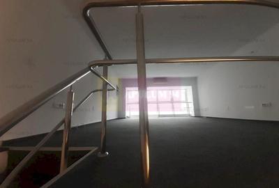 Spațiu comercial, de 85 mp, în Centrul Civic - 24