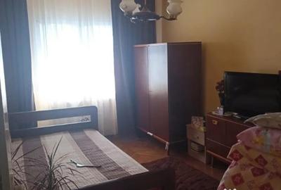 Apartament cu 3 camere semidecomandat în Simeria - 7