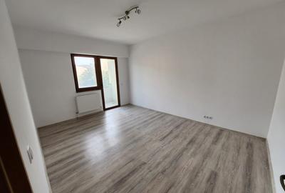 Apartament cu 3 camere decomandat în Vest - 4