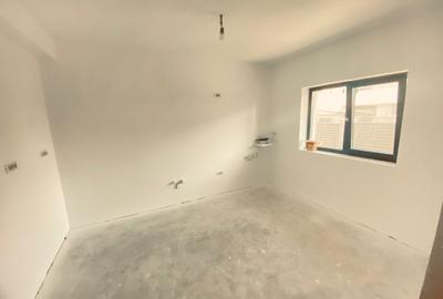 Duplex cu 4 camere si mansarda. Curte 250 mp. Comision 0 - 8