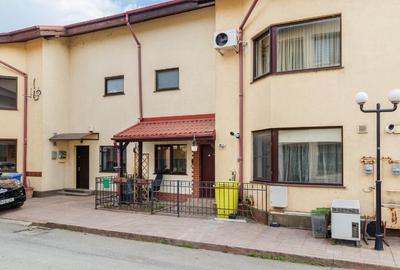 Casă cu 5 camere cu Canalizare în Central - 3