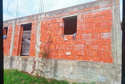 Casă cu 5 camere în Săveni - 4