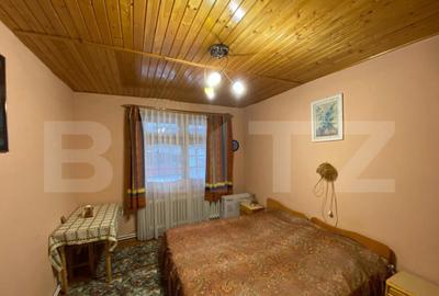 Casă cu 13 camere cu Teren 1487 Mp în Central - 16