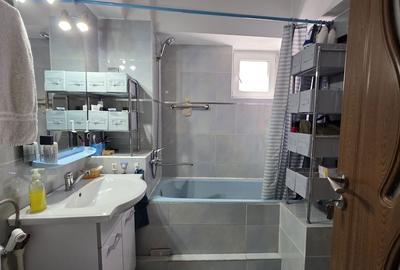 Apartament cu 4 camere decomandat în Calea București - 3