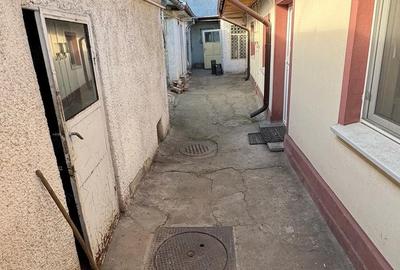 Casă cu 5 camere cu Teren 200 Mp în Central