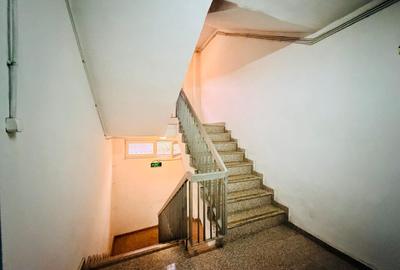 Bloc cu doua etaje de inchiriat, 2200 mp - 5 euro mp, Langa M Dimitrie Leonida - 20