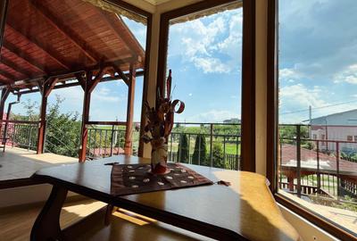 Casă cu 4 camere cu Teren 300 Mp în Central - 1