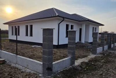 Casă cu 4 camere cu Teren 431 Mp în Central - 9