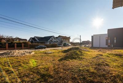 Casă cu 7 camere cu Teren 1000 Mp în Sânmartin