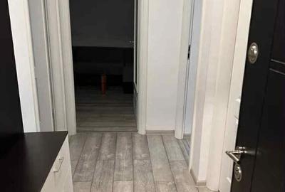 Apartament 3 camere, decomandat - zona Tractorul - 2