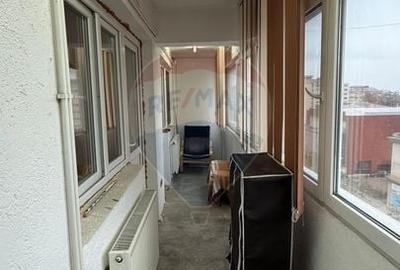 Apartament cu 4 camere decomandat în Central - 9