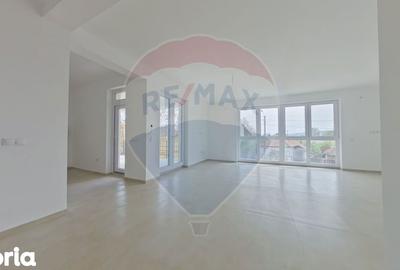 Casă cu 5 camere cu Teren 276 Mp în Dâmbul Rotund